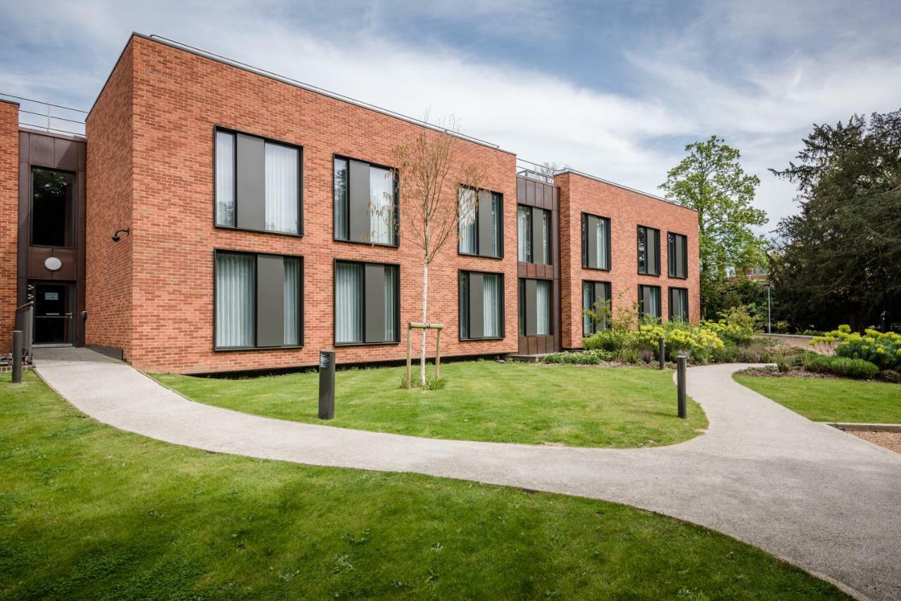 Hotel Hall And Conference Centre *